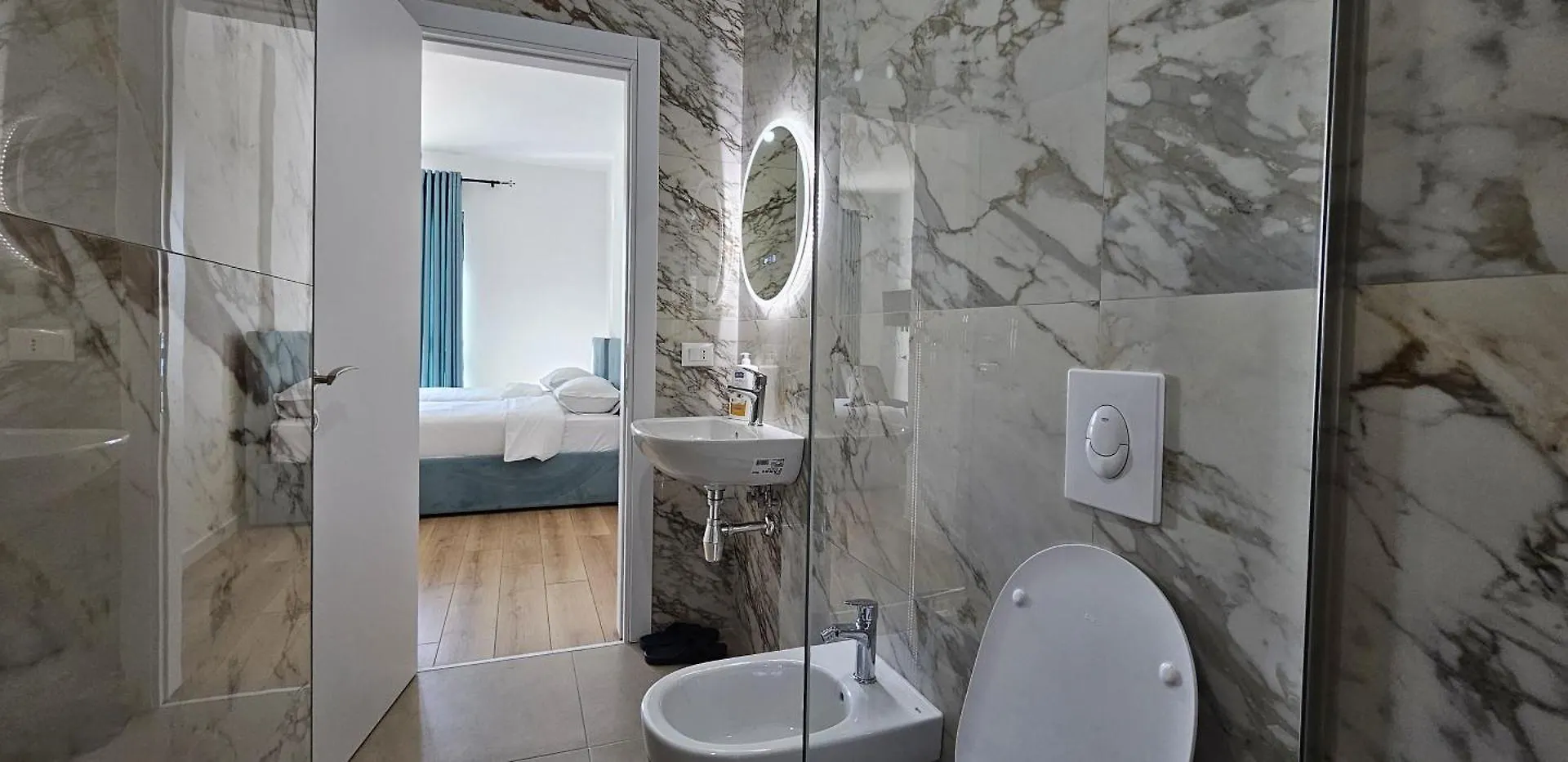 Sm Blue West Apartment Tirana